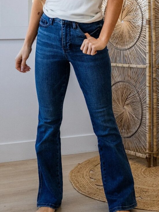 Judy Blue Denim - Judy Blue Full Size High Rise Straight Jeans STYLE 88869  Plus Size